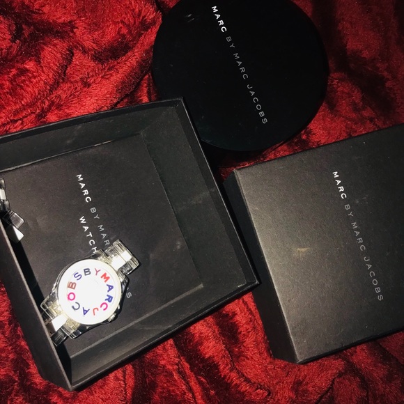 Marc Jacobs Watch - Picture 3 of 6